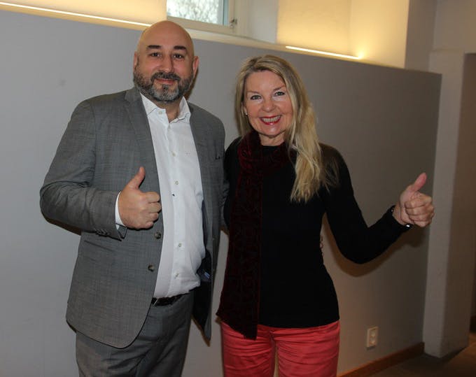 gunnhild og benoit er begeistret for det franske maltidet grkbvksblk ceqjzbefmna